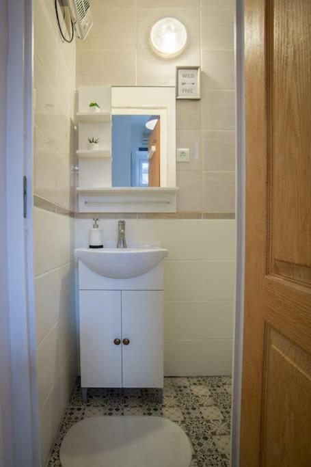 Cozy Studio With Air Condition Freshly Renovated Budapeste Exterior foto